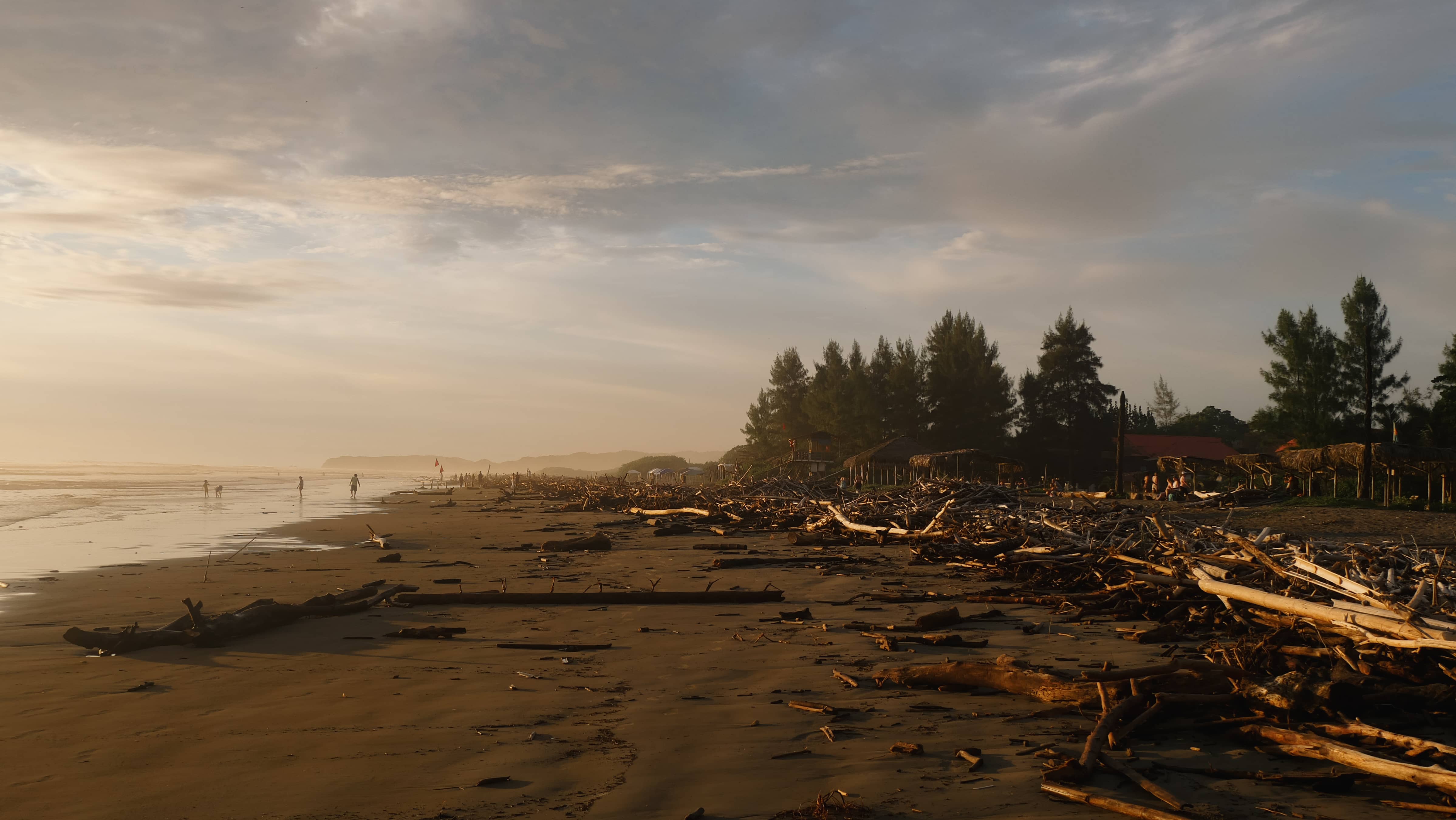 Safety tips for travelling to the coast in Ecuador