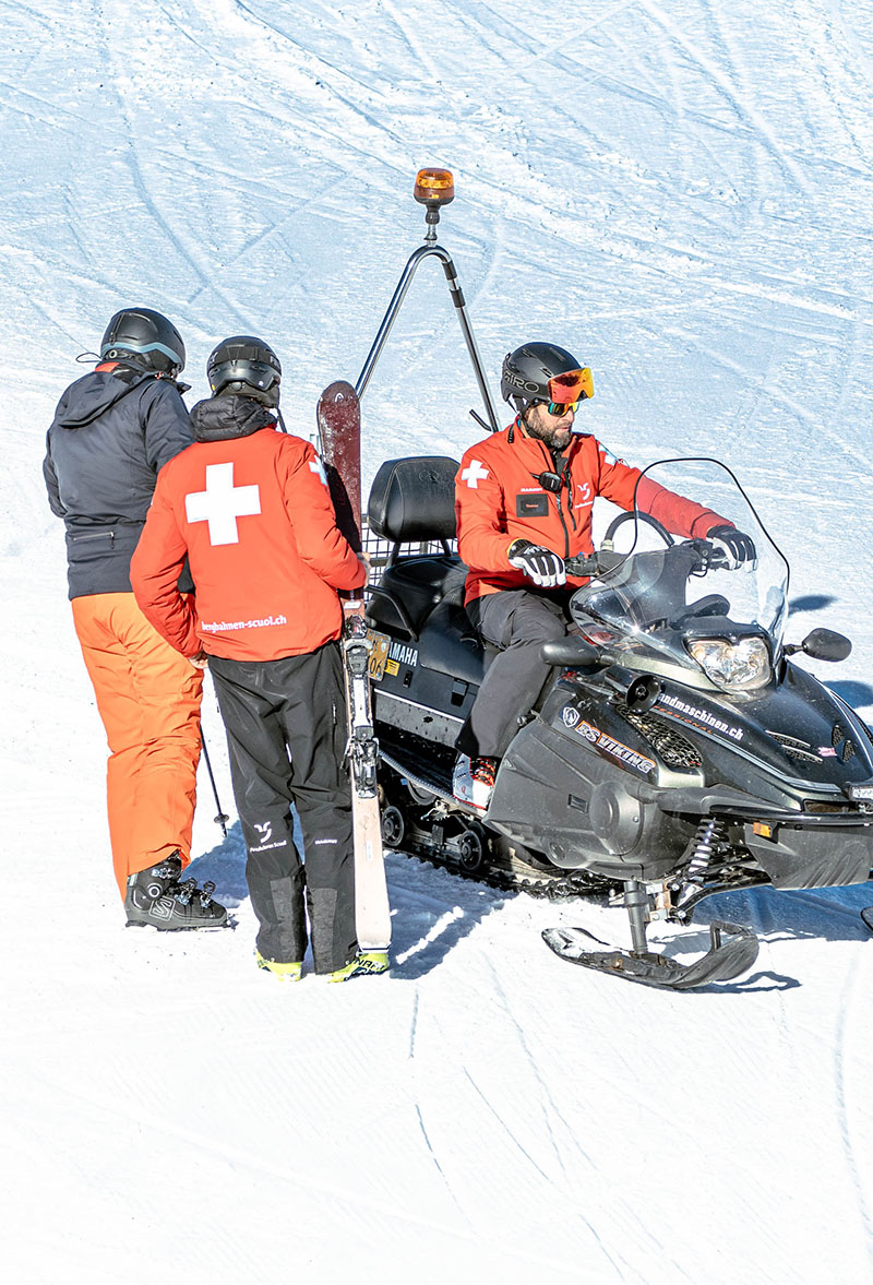 DIE M&Ouml;GLICHMACHER: EIN BLICK HINTER DIE KULISSEN DES WINTERSPORTS  von Dario Br&uuml;hwiler