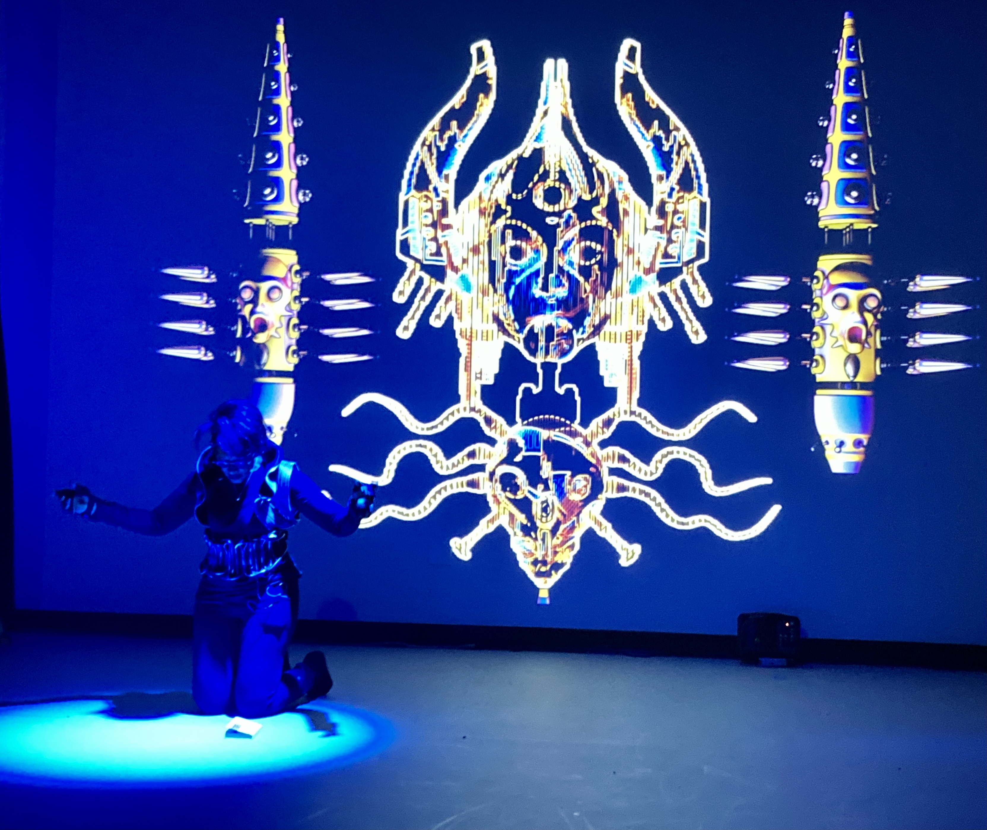 Nona Hendryx performing "Untethered" at the Movement Lab's work-in-progress show. Projected visuals by Allison Costa. Photo by Gabri Christa.