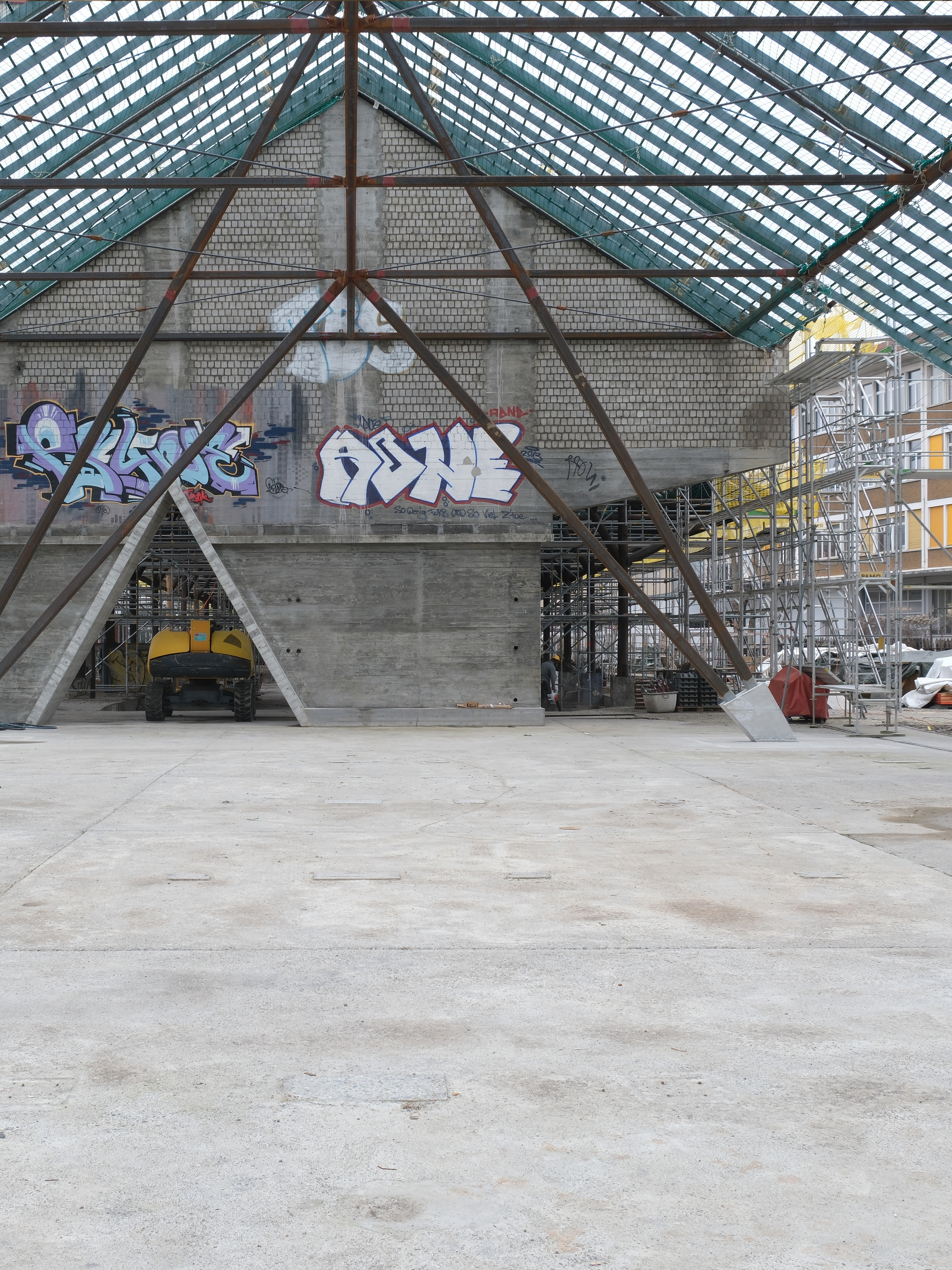 14.03.24 - BauherrInnenberatung fürs Zirkusquartier. Der neue Schlafplatz im Kochareal entsteht.