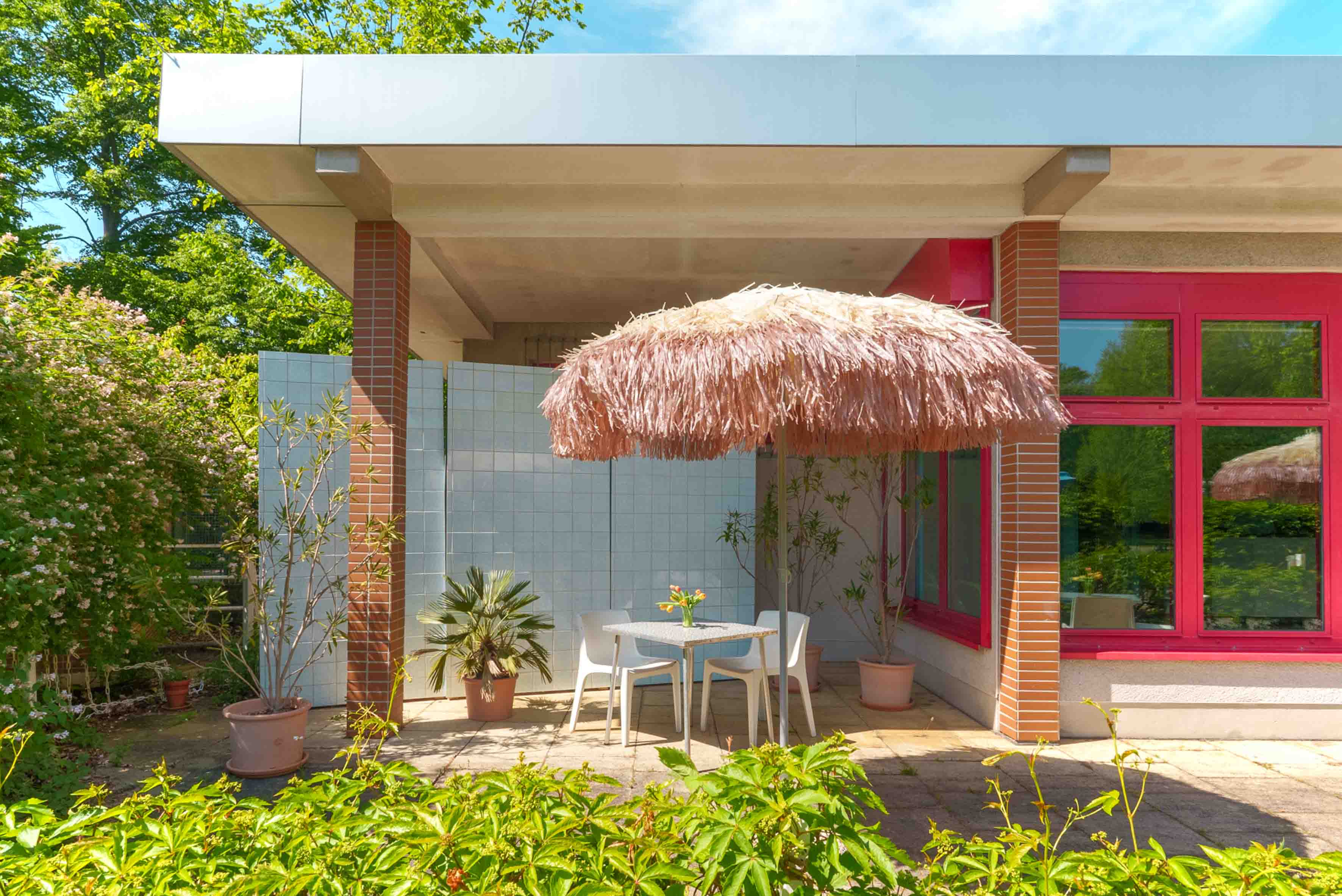 SWARM with works by KHALED BARAKEH, MAHUBE DISEKO, RASHIYAH ELANGA, LEVI VAN GELDER, JOEY HOLDER, SHAMIRAN ISTIFAN, LUCÍA PIZZANI, NICLAS RIEPSHOFF, JULIJONAS URBONAS and AMELIA WINGER-BEARSKIN at TROPEZ curated by SOPHIE BOYSEN [from 20240601 to 20240901] [Photo: Ink Agop]