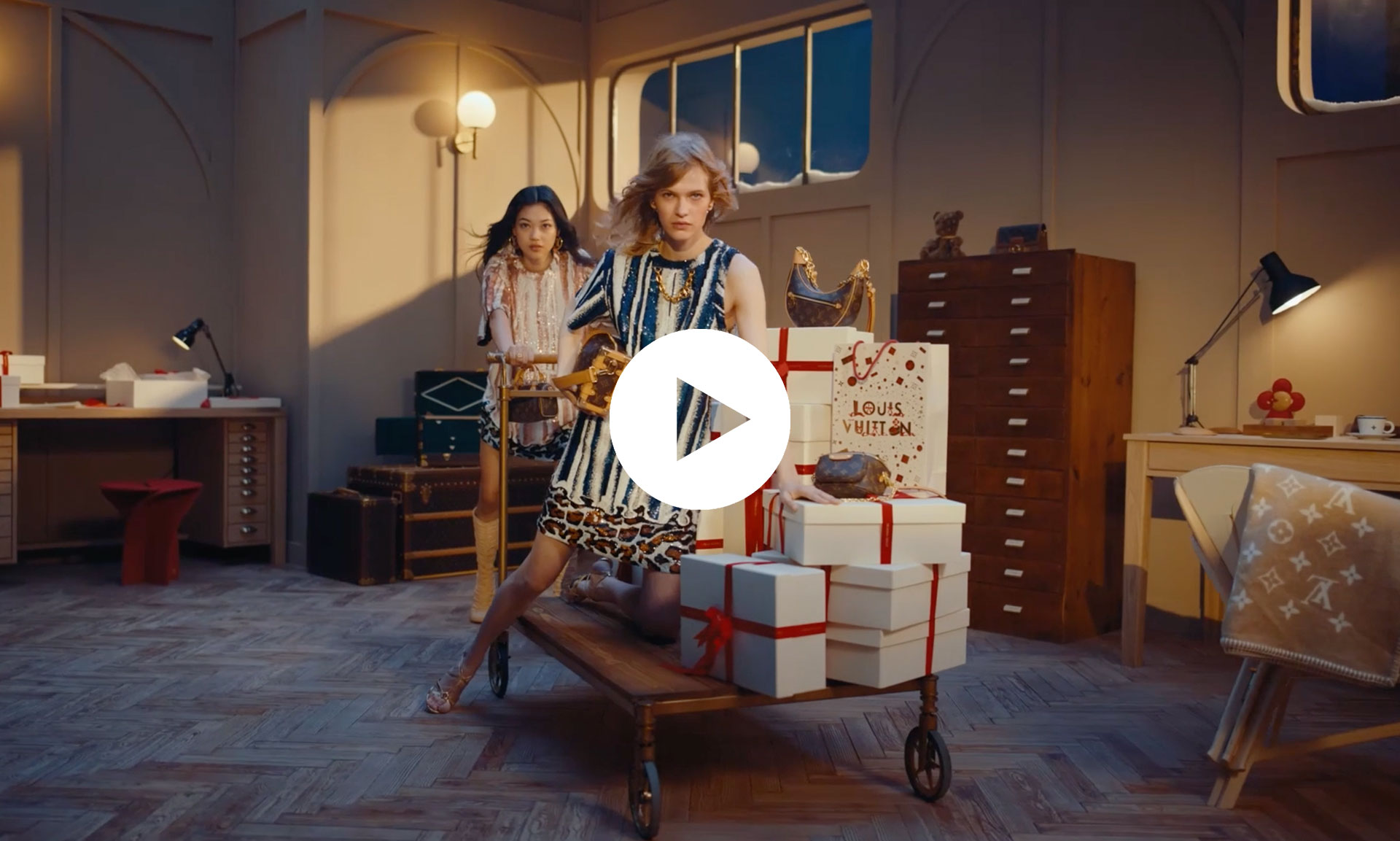 LOUIS VUITTON XMAS DIGITAL CAMPAIGN 2023