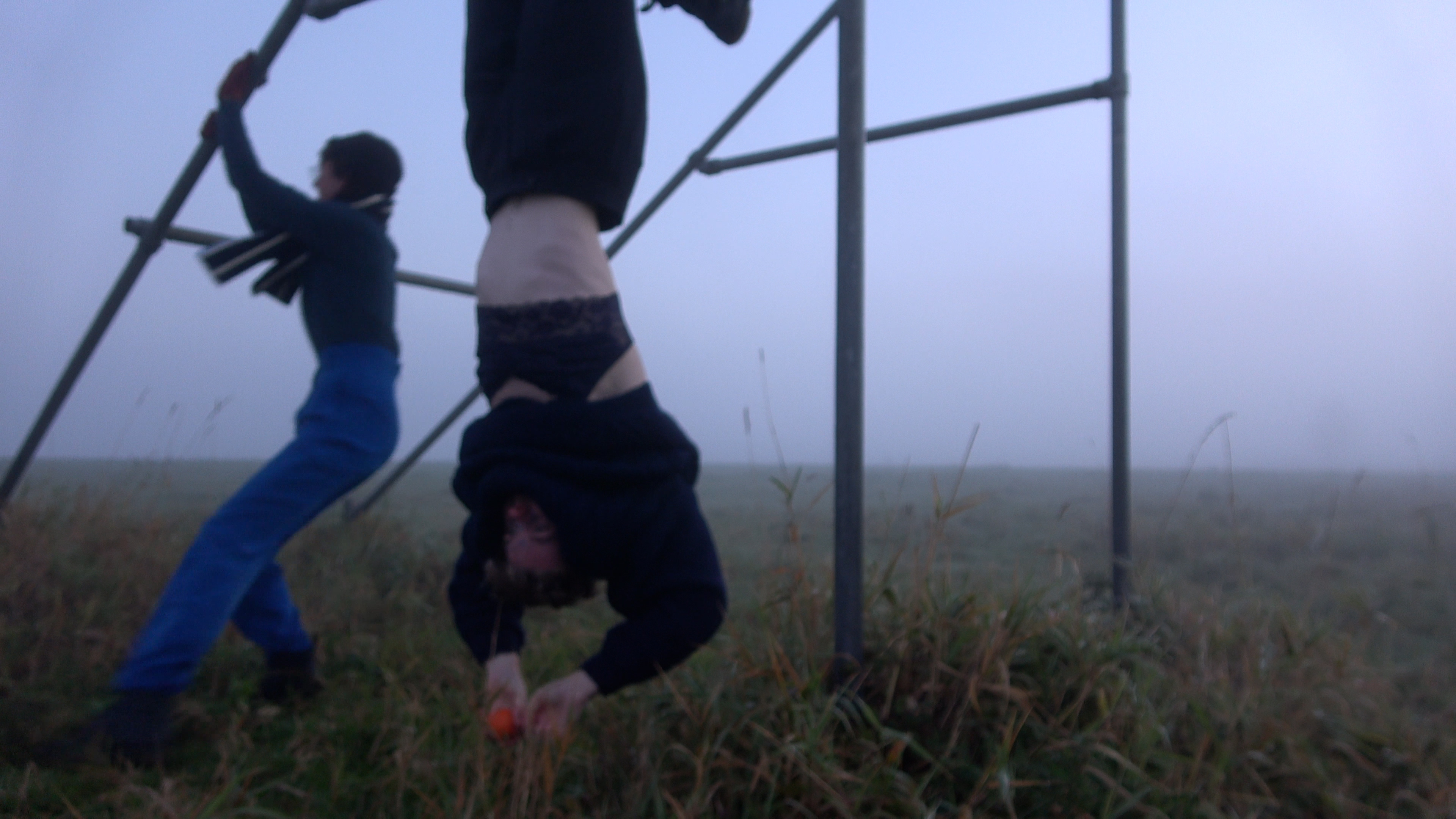 still uit de film "ochtendgloren", een filmexperiment over onbezonnenheid en ochtendstilte -zomer 2023