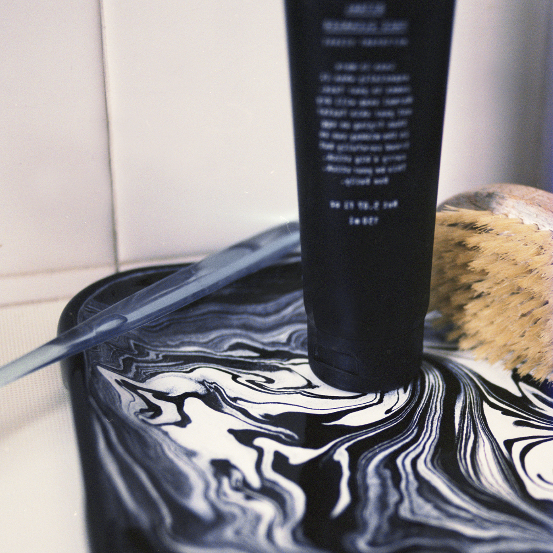 Dipped enamel tray, nail Brush