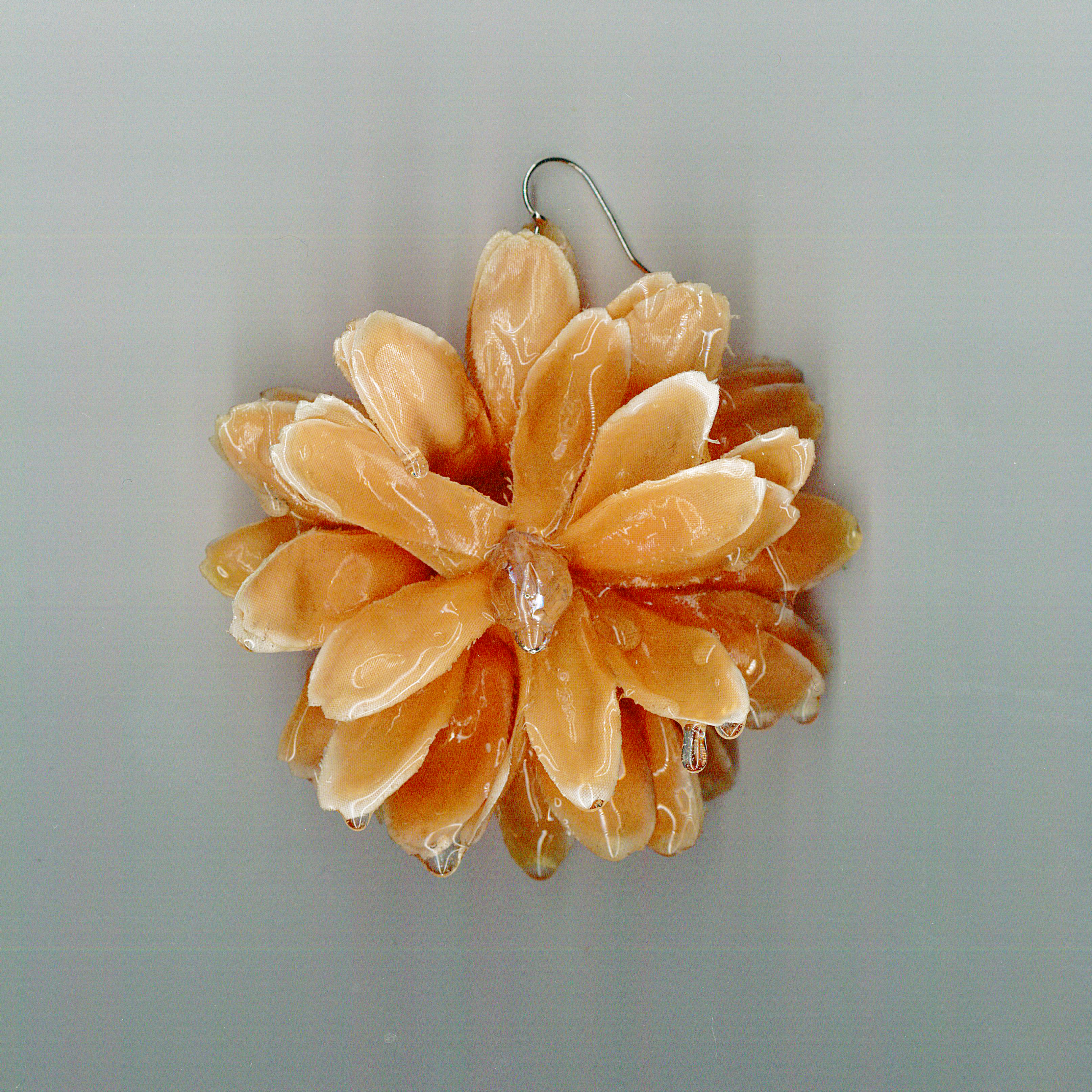 0141-00 SOAKED DAHLIA EARRING | 250 sek/pc