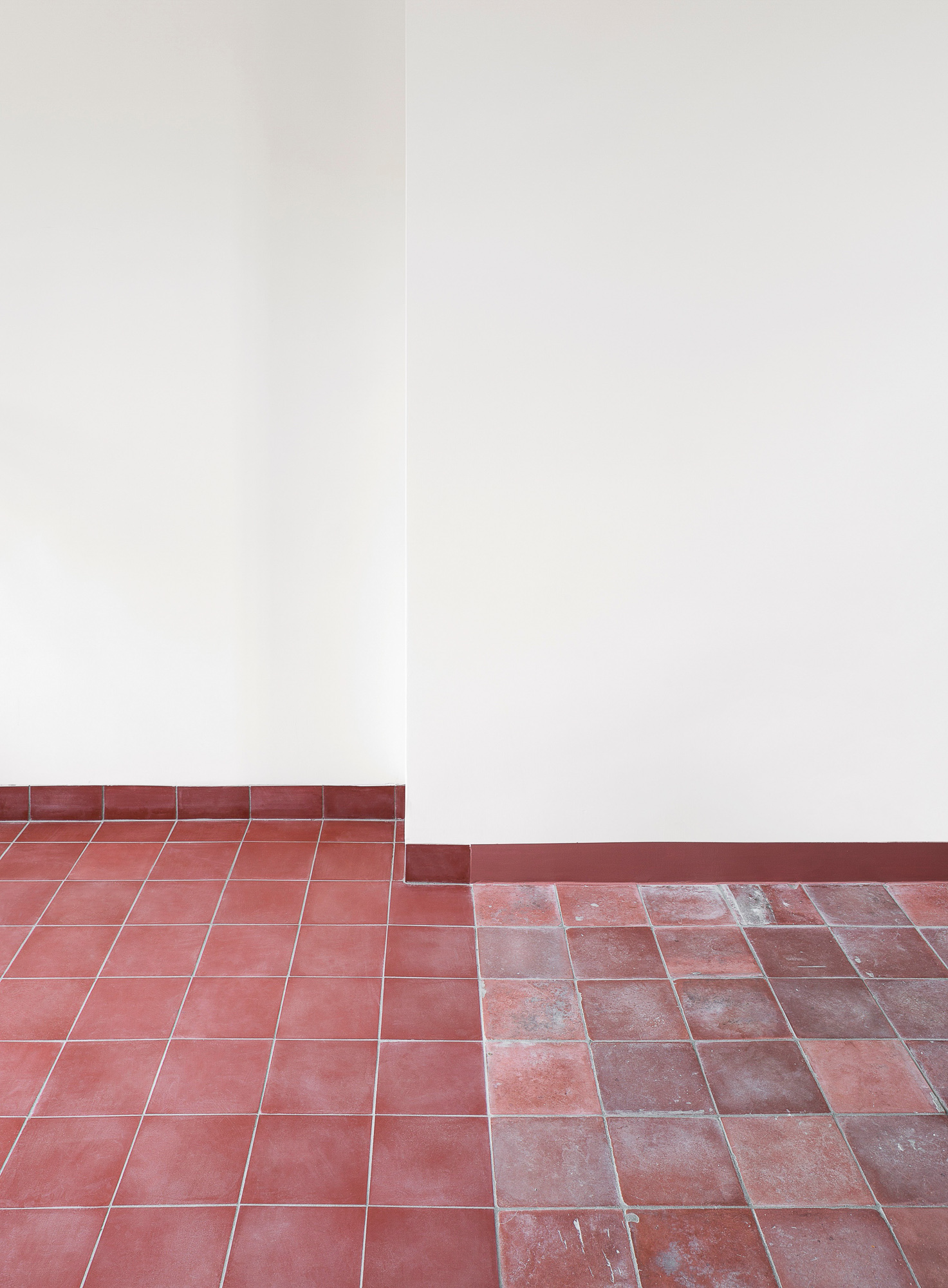 FV_Series_002_IMG_44_Red_Floor