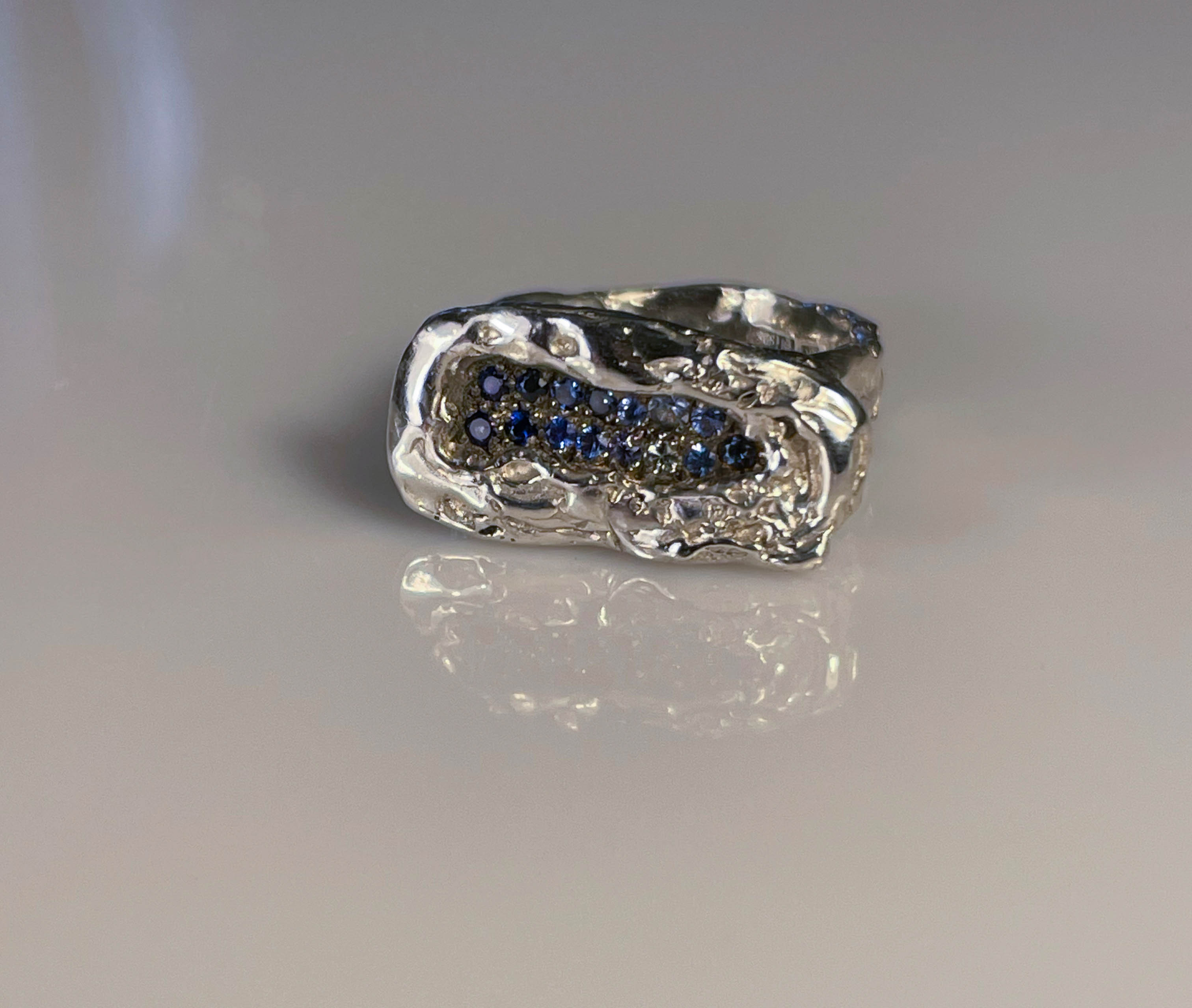 PAVE TIGERS EYE. 15 GRADIENT COLOURED SAPPHIRES FAIRTRADE & ETHICALLY EXCAVATED IN MALAWI.