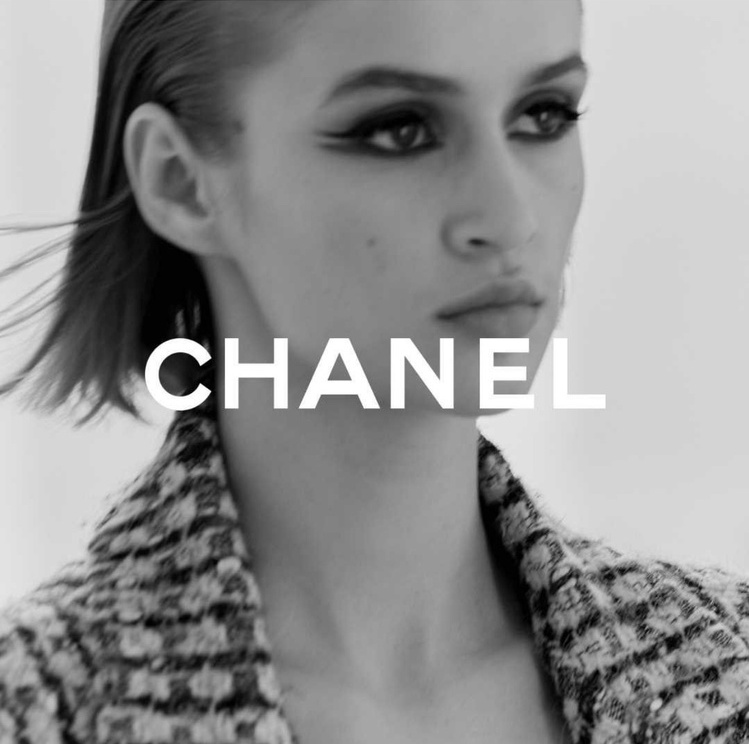. CHANEL Couture 
