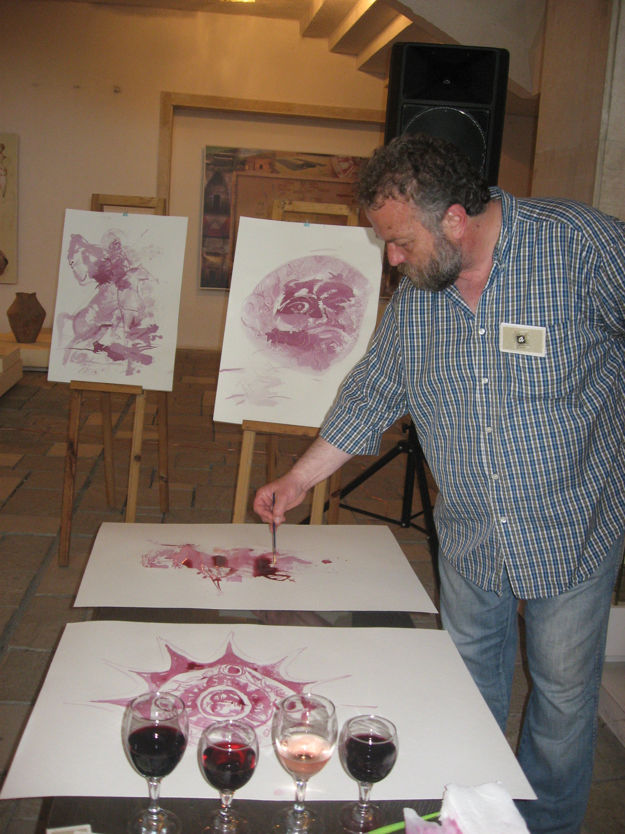 Art performance drawing with wine at National museum of arts