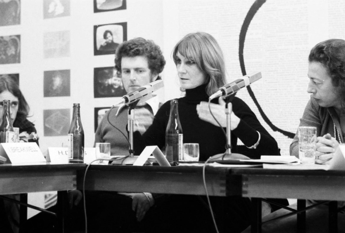 Kunst als Soziale Strategie, Bonn, 1977.Podium discussion between APG artists and German ministers.Photo: Chris Hamblin/APG© APG/Tate Archive