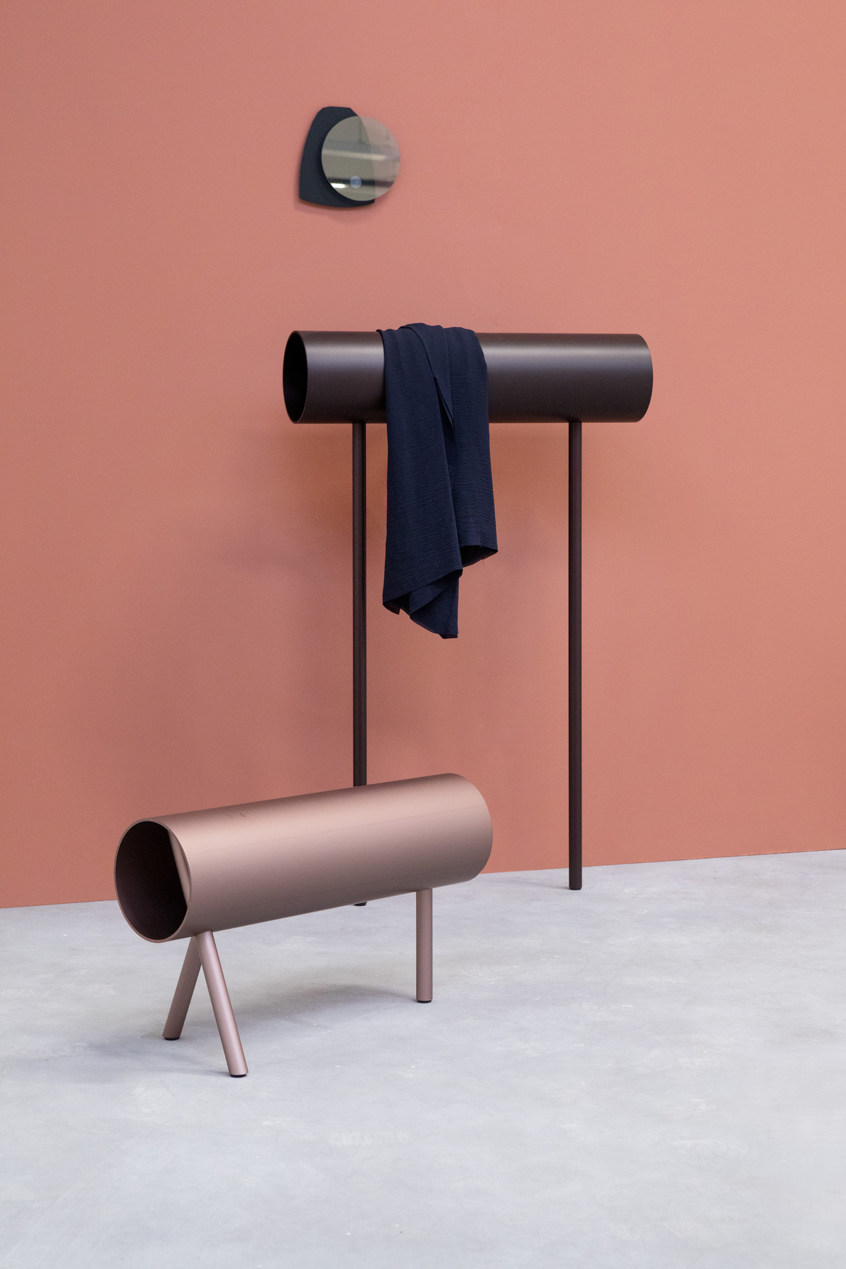 Tunnel clothing rack — OS ∆ OOS