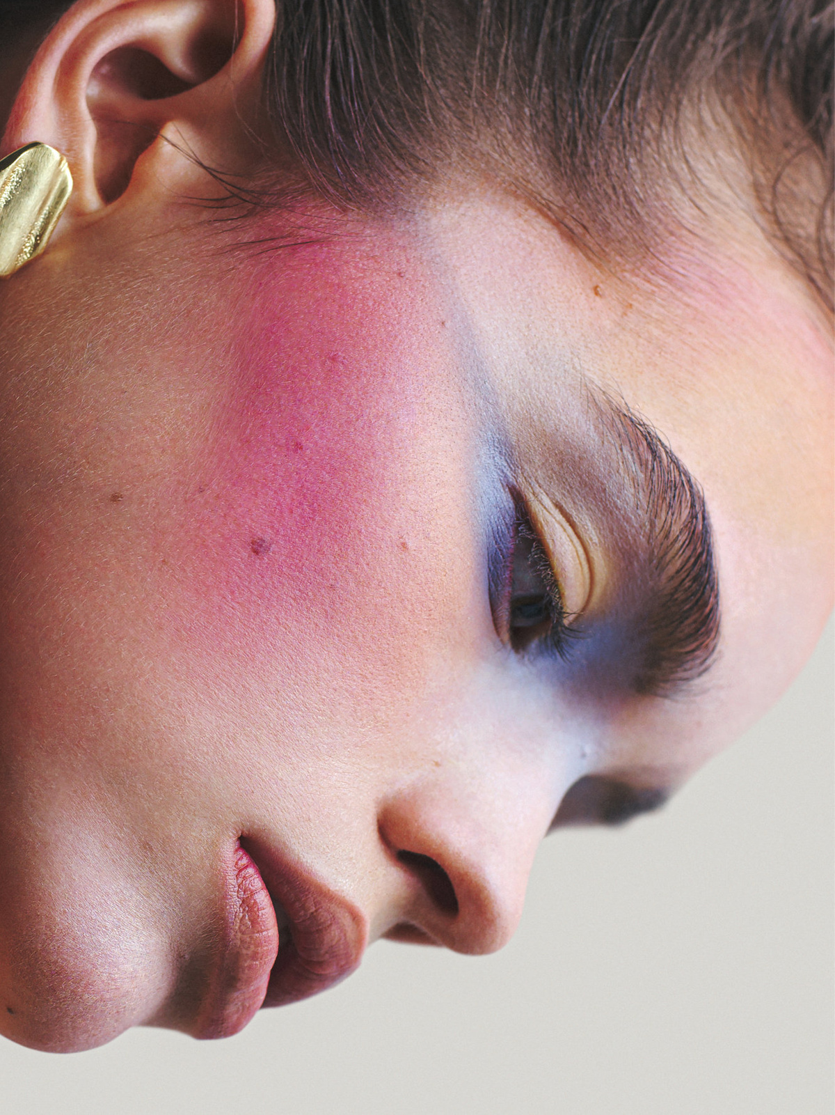 V42_-beauty-story_ferrua-1.jpg