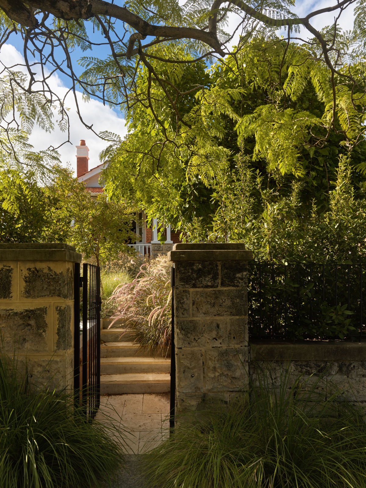 six-chimney-house-vokes-and-peters