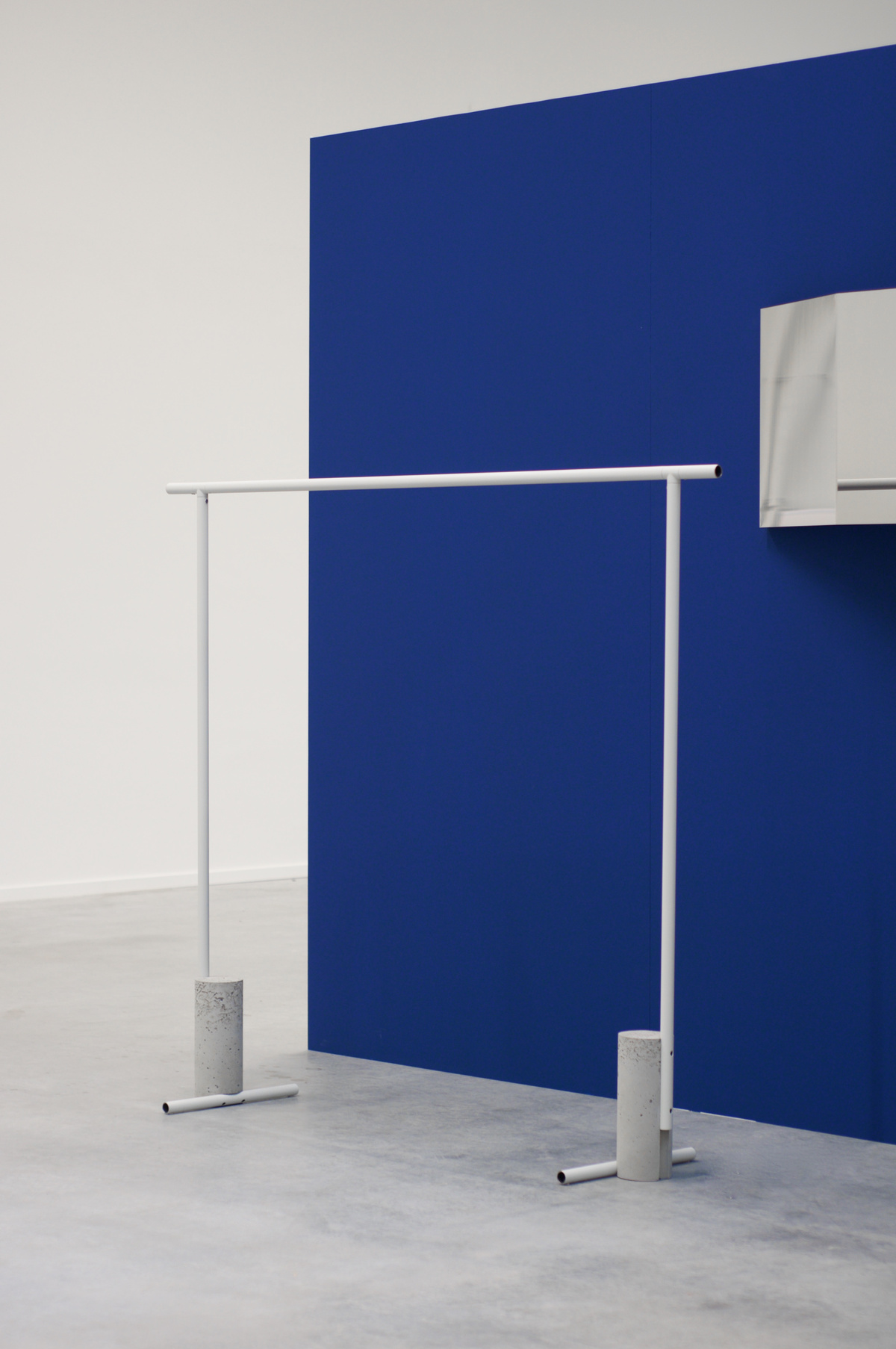 Clothing Rack — OS ∆ OOS