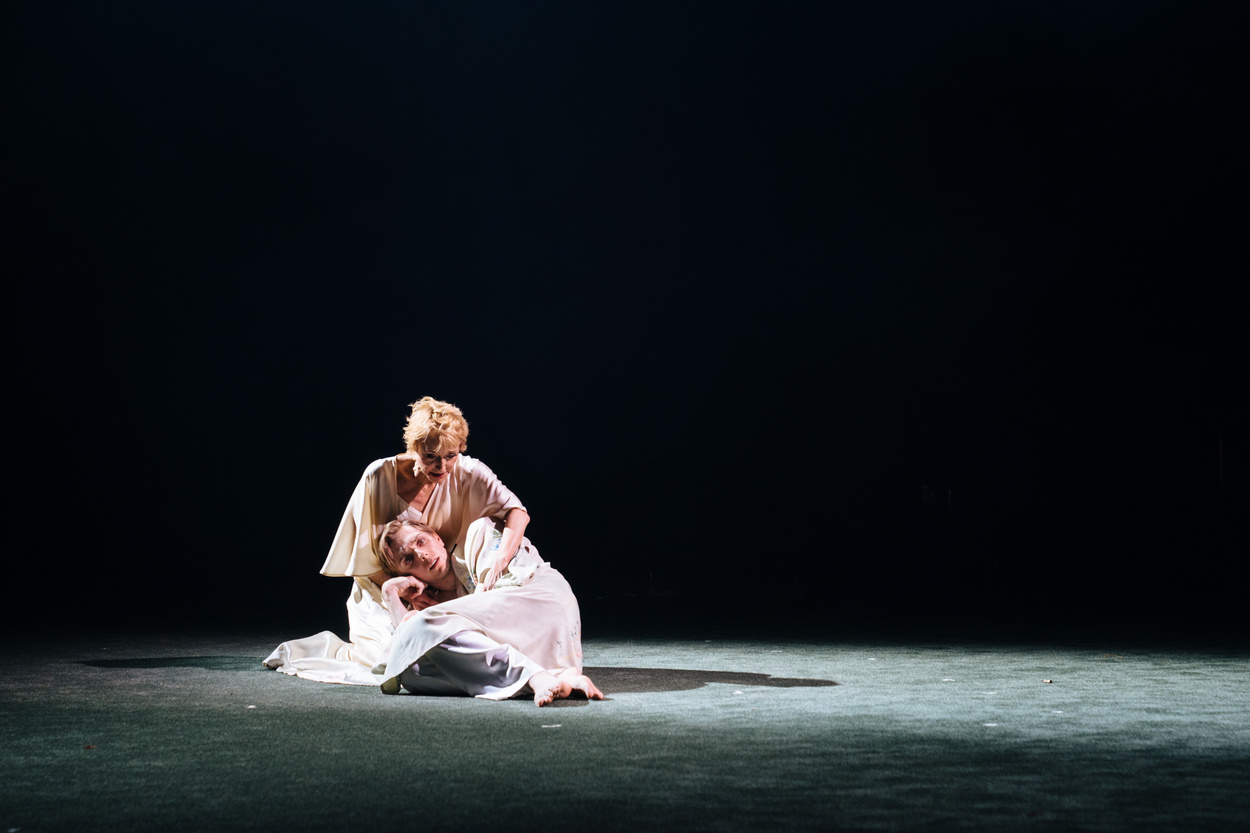 The Vortex, Chichester Festival Theatre, 2023, photograph by Helen Murray