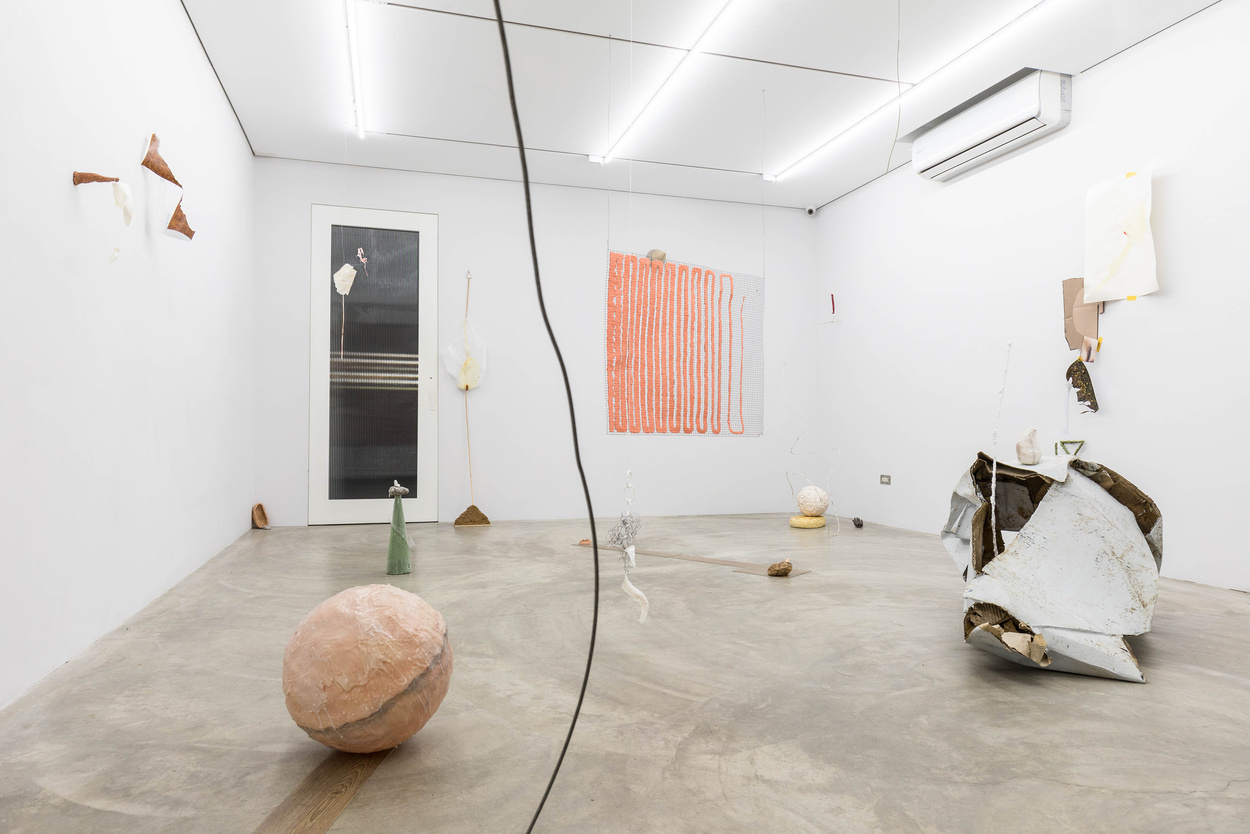 Momentary Grace (installation, Haiton Art, Taipei, Taiwan)