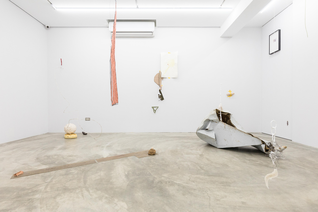 Momentary Grace (installation, Haiton Art, Taipei, Taiwan)