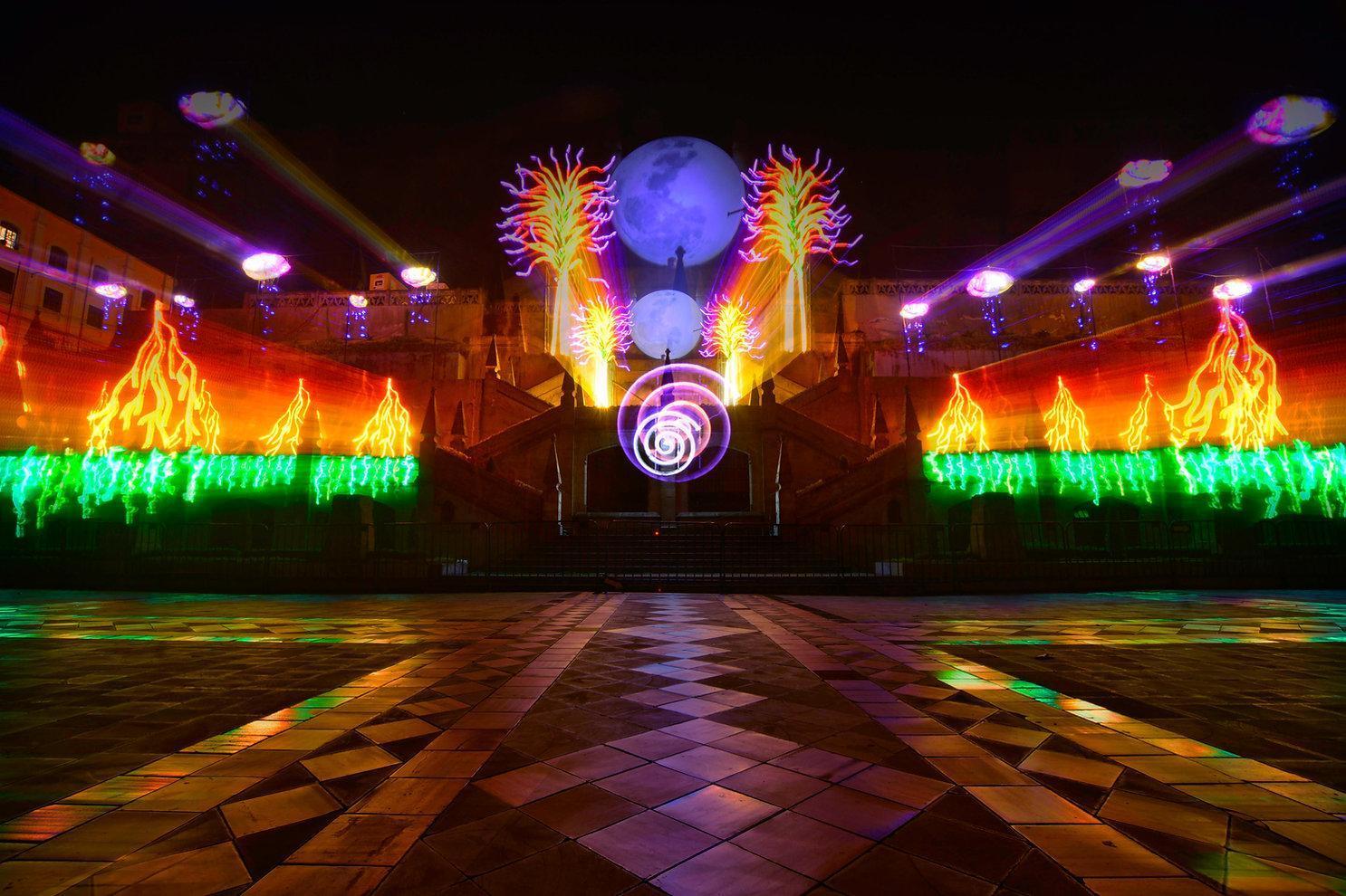 Iza Paez - Light Altar - Light Installation - Light Festival - Leds, Metal, Fabric, Fire - Quito - 2017 Concept: This work sought to provoke ideas and conversations about the spiritual trends that see Nature as the path. Long Exposure Picture by: Camilo Coba Riofrío