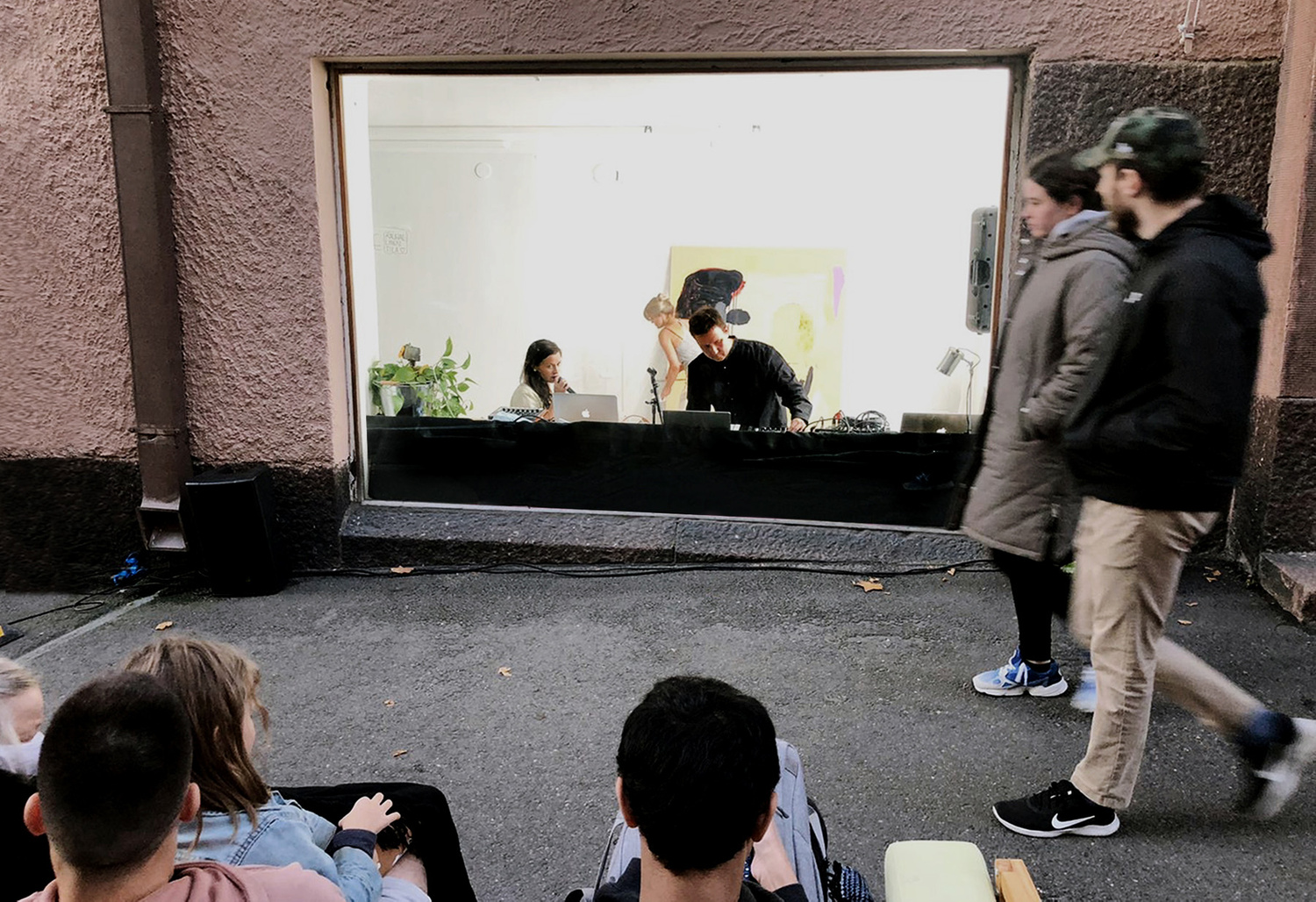 Art performance 'Paint Poetry Sound' - Cafe Proggis 2020