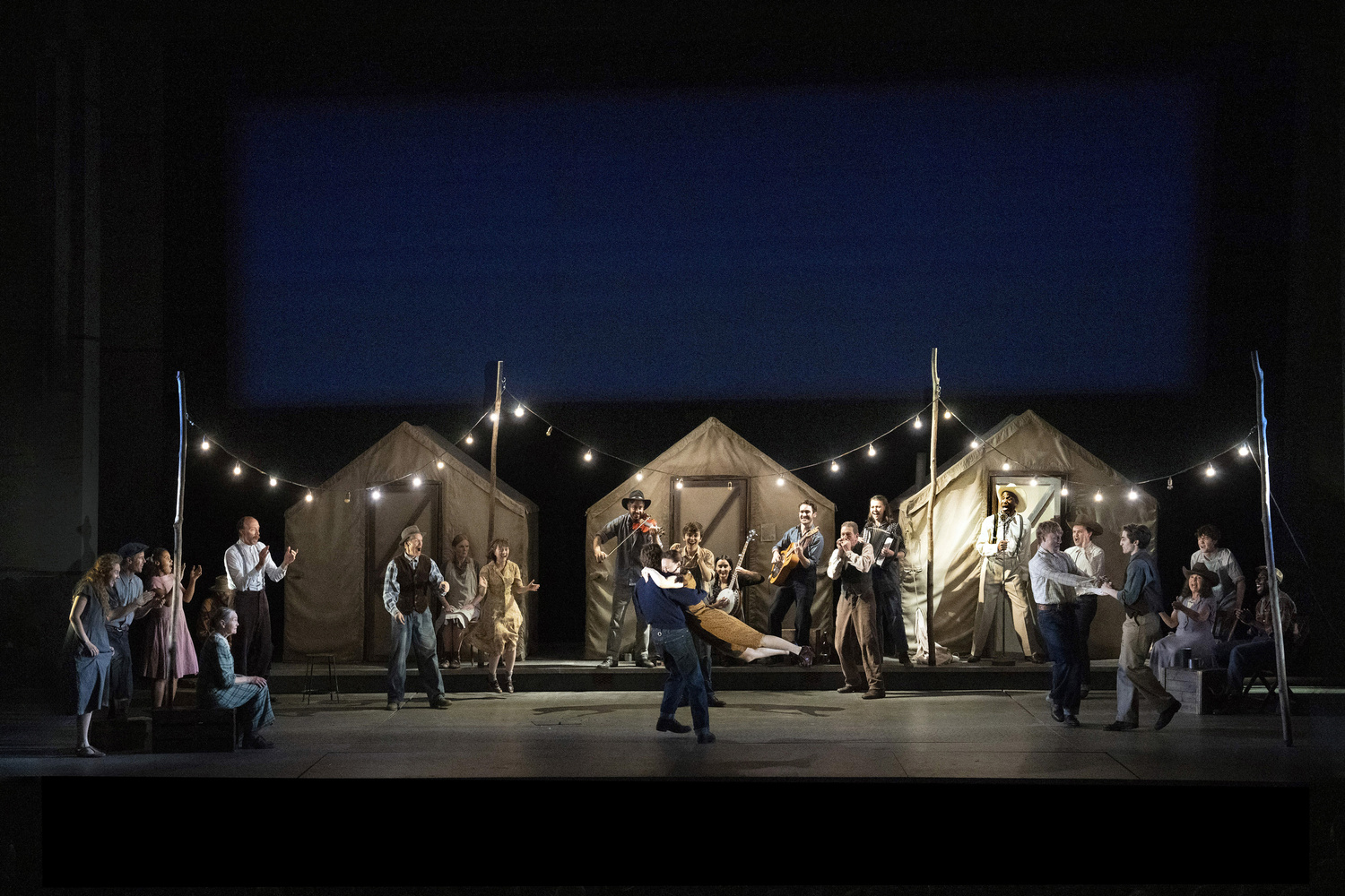 The Grapes of Wrath, National Theatre, 2024, photograph by Richard Hubert Smith