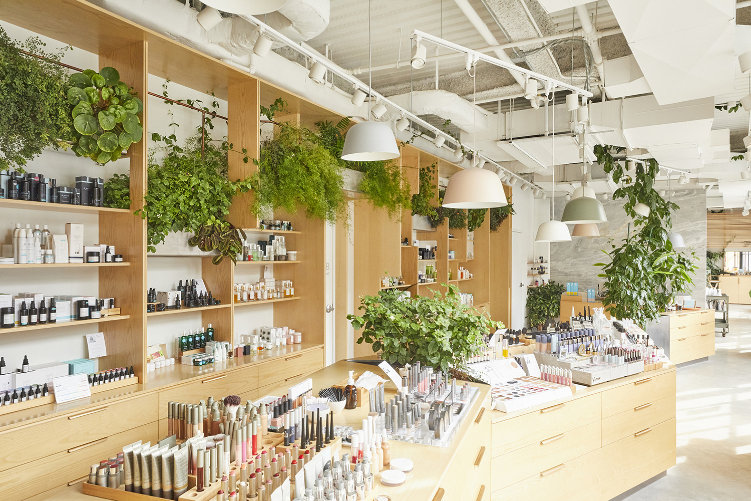 The Detox Market has been a trailblazer in the clean beauty industry since its inception as a pop-up in 2010. With their extensive experience predating the clean beauty trend, they have a strategic and carefully curated approach to sourcing and offering the absolute best in green beauty products. Trust their expertise and impeccable selection.