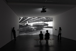 Exhibition view Hemispheres, Esther Schipper, Berlin, 2022 © VG Bild-Kunst, Bonn, 2022. Photo © Andrea Rossetti