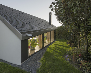MABO / A villa extended