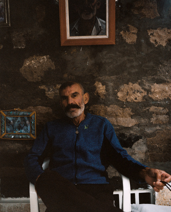 Sarkis is known as the last Armenian of Talas. In the 1960s, when local turks harrassed him to make him leave the city, it is said that he would shoot at them and would have gone to prison. He then came back to live in his property in Talas, where he lives with a lot of security devices.