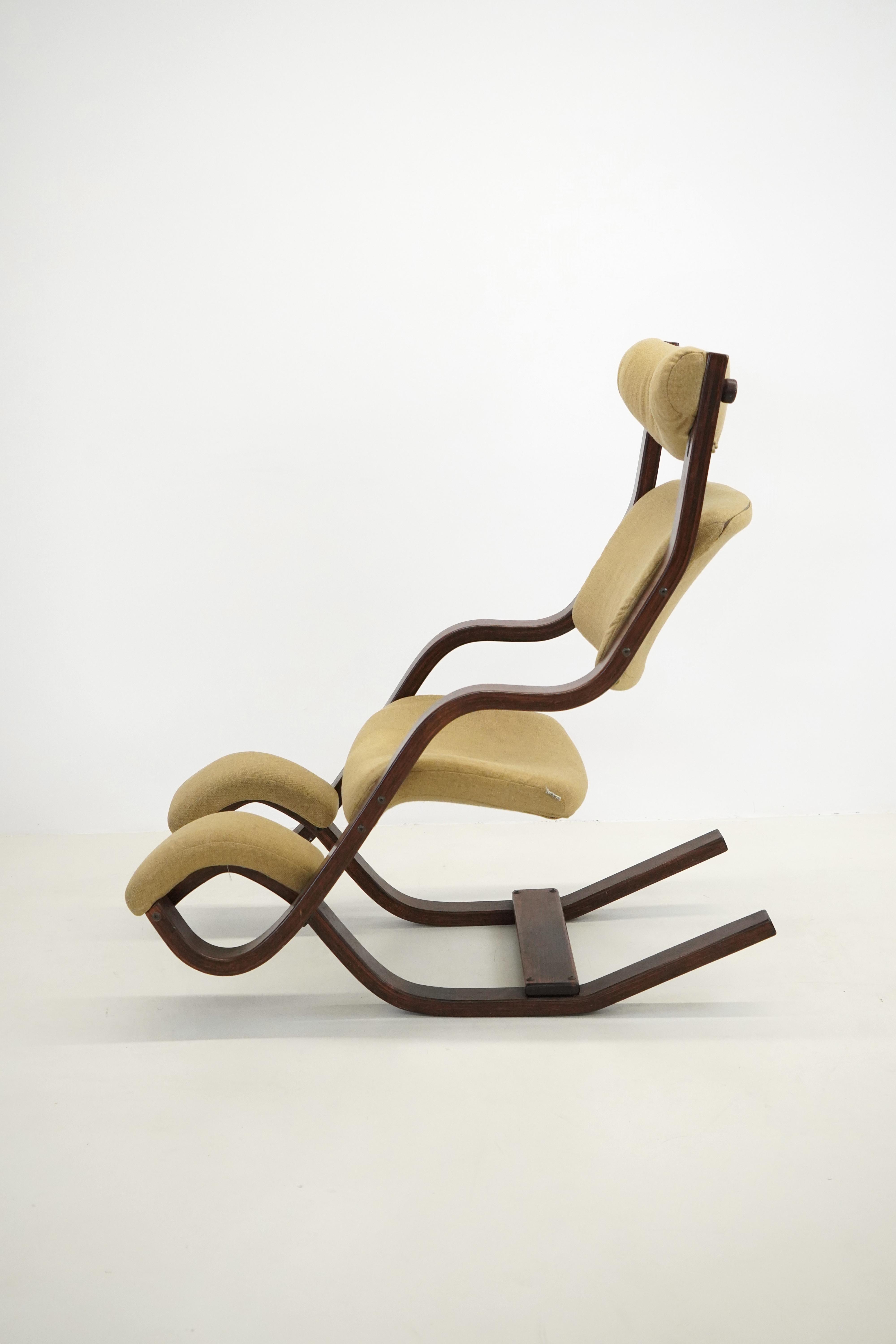 Peter opsvik gravity chair hot sale