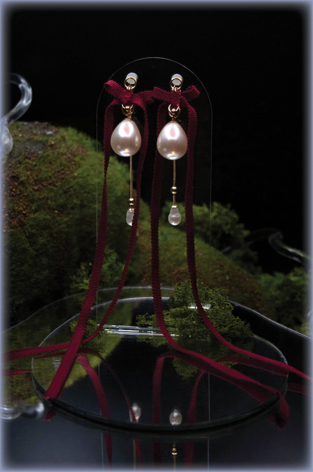 Hush Earrings   ♣ 𝒟𝑒𝓁𝓊𝓍𝑒 $190