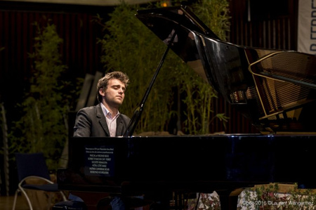 Un Piano en LibertéRÉCITAL DE PIANOAu cœur du magnifique parc du Château de Blanville, le pianiste Guilhem Fabre quitte les salles pour nous envoûter de ses notes au cœur de la nature. Un moment suspendu à partager seul ou en famille.
