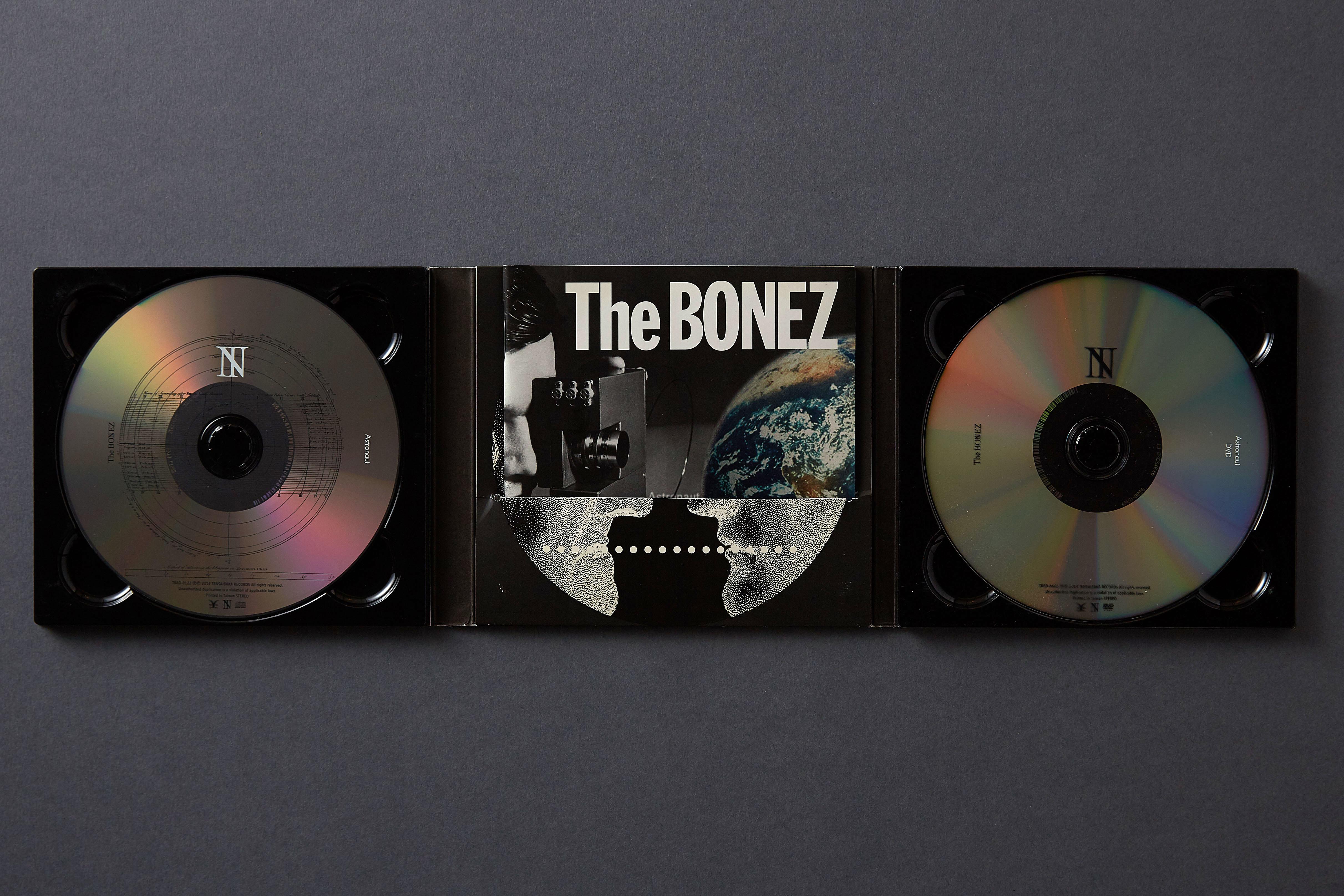The Bonez: Astronaut (Identity and CD, 48-page booklet, 2014