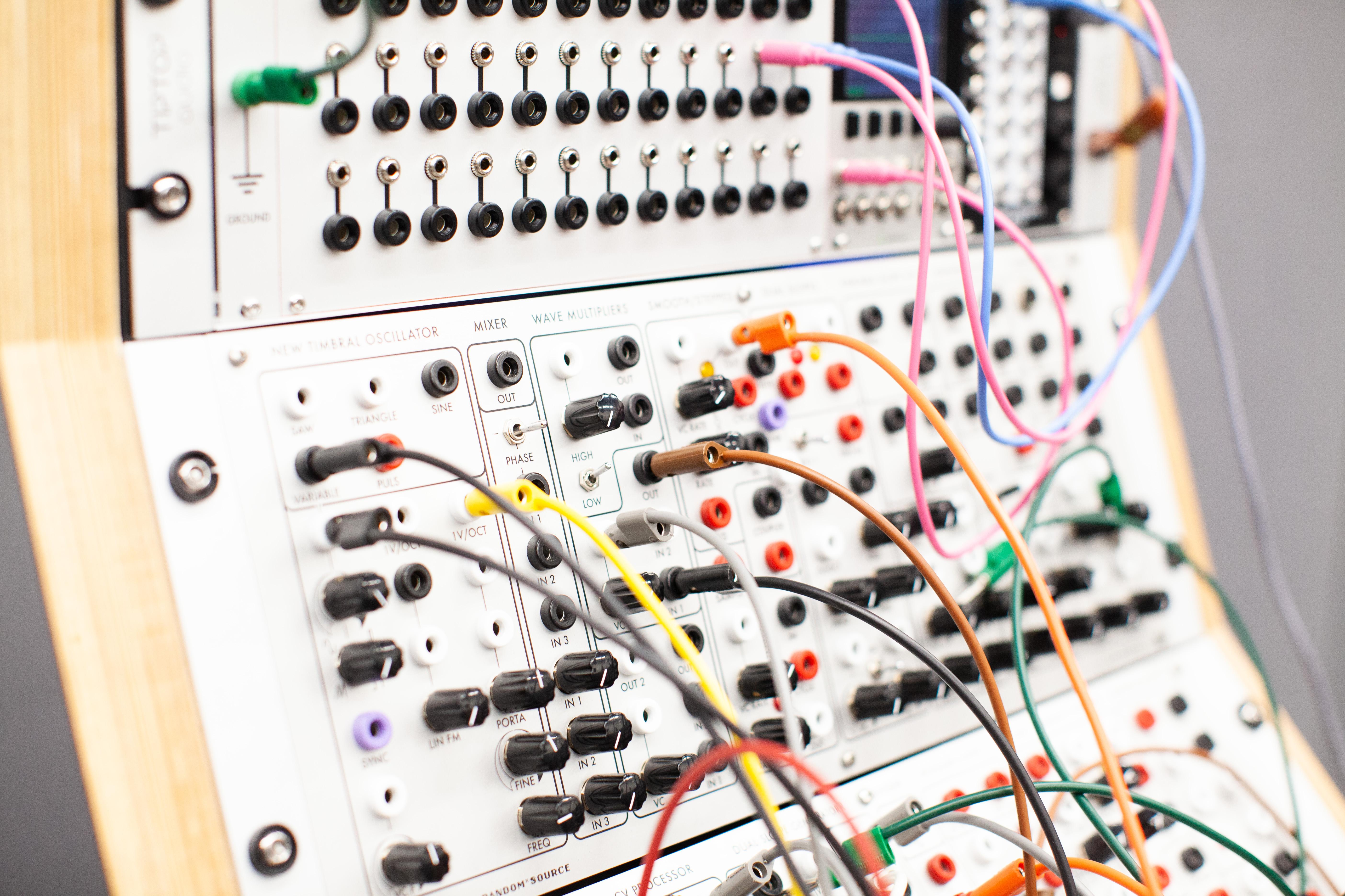 Synthesizers - Studio for Research in Sound and Technology