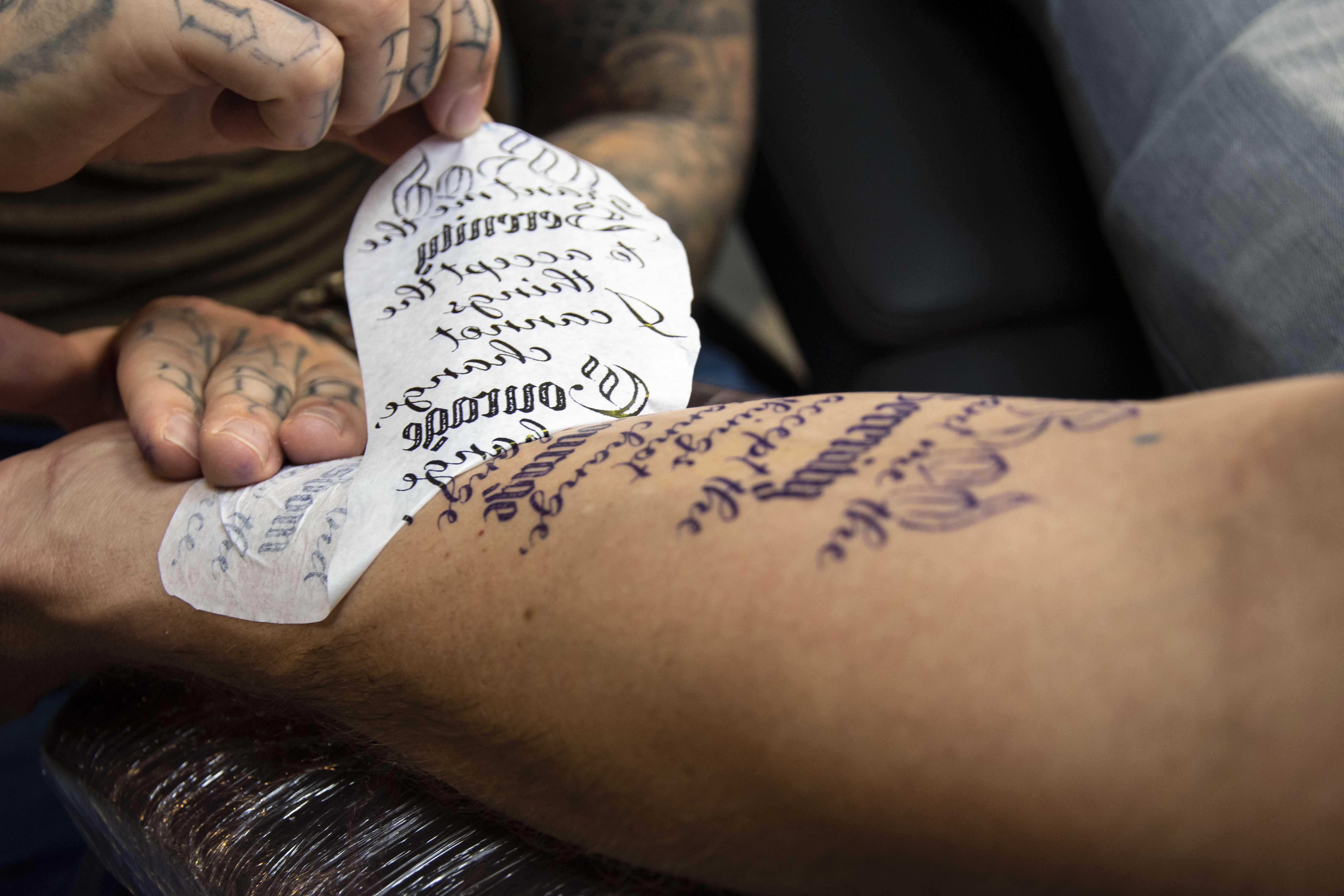 ≥ Tattoo artiest plaatsen zetten design ontwerp studio thuis — Kunst |  Overige Kunst — Marktplaats