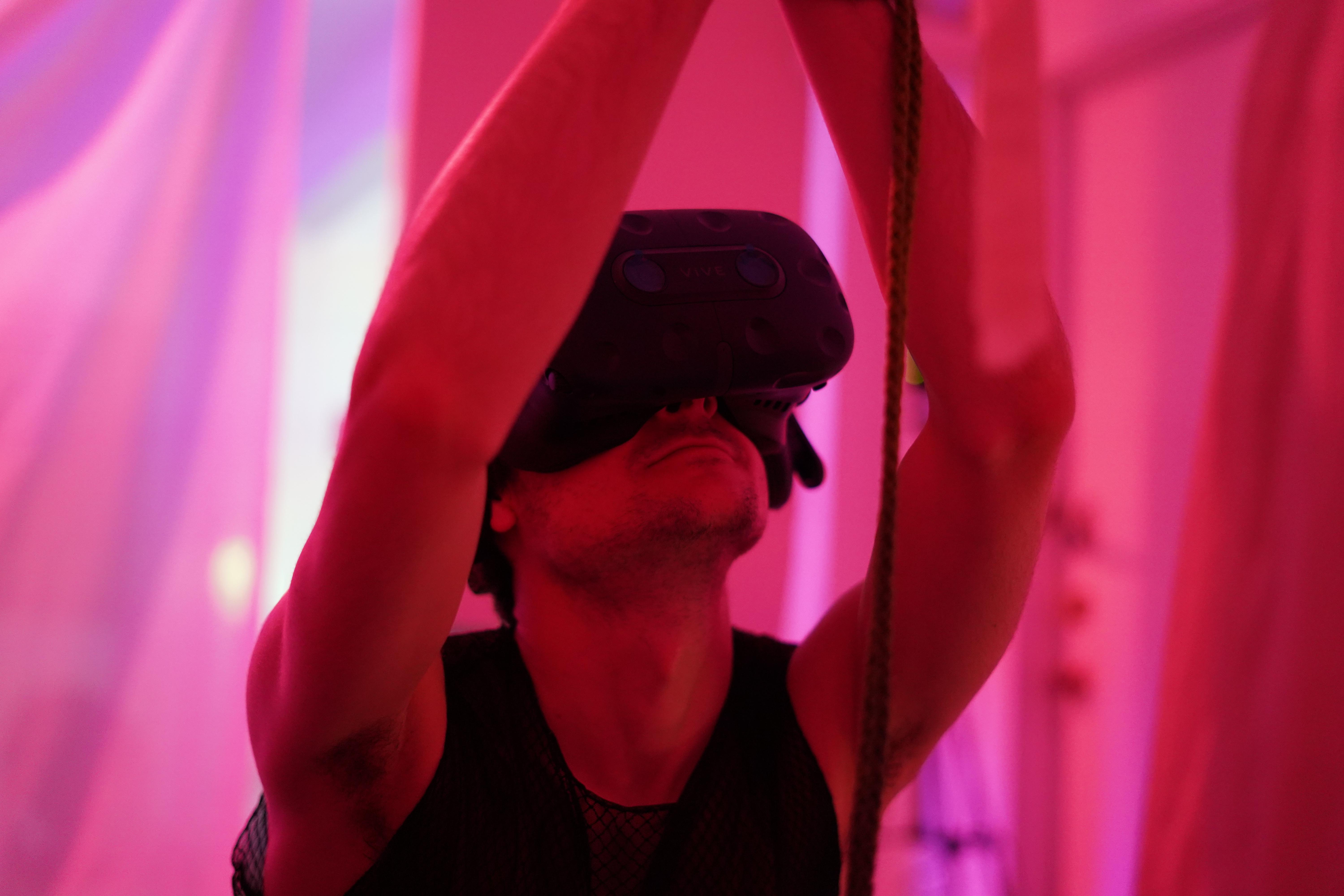 SENSUAL GAMES // VR BONDAGE - Clamber