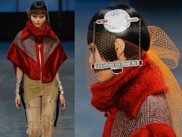 louise lyngh bjerregaard パリ　ガーター付きスカート Louise Lyngh Bjerregaard Fall 2021 Couture Fashion Show