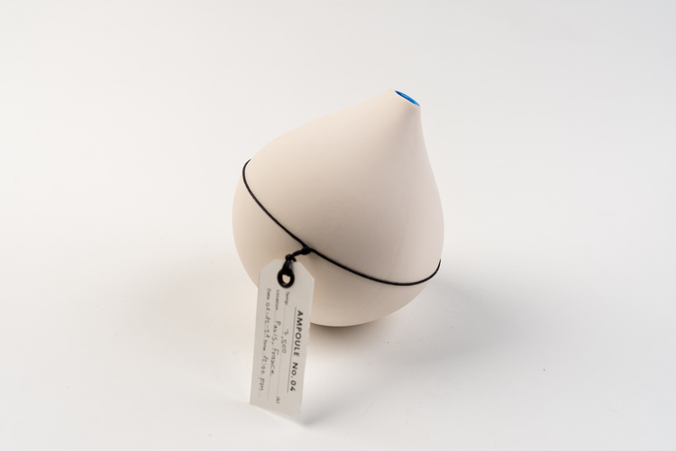 02. Ceramic ampoules — containing daylight color glaze.
