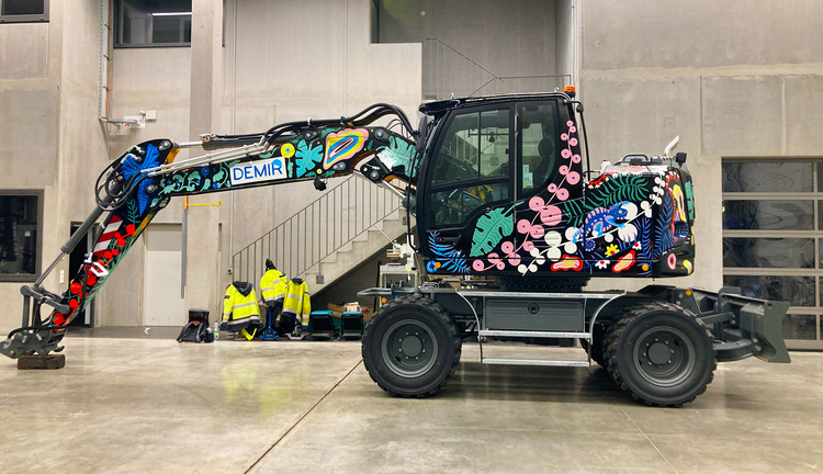 EXCAVATOR